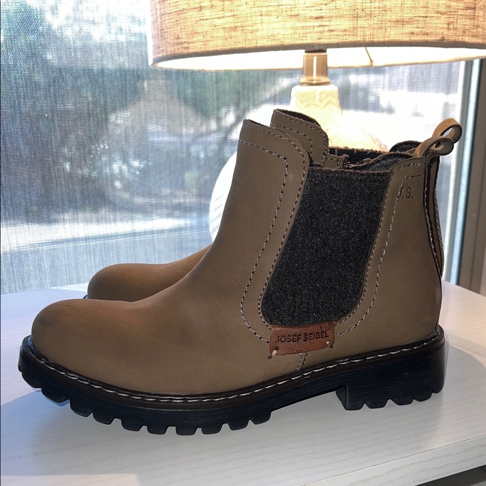 Josef Seibel Marta 03 Chelsea Ankle Boots Size 6.5/7 (37)